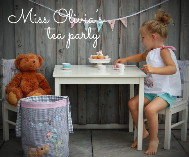 teaparty1[1]